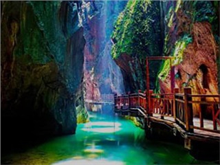 黃金周 ｜ 琉璃仙境！張家界朝陽(yáng)地縫提質(zhì)后重新開(kāi)放